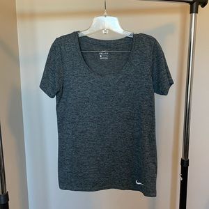 Nike gray heathered Dri-Fit size small short sleeve T-shirt